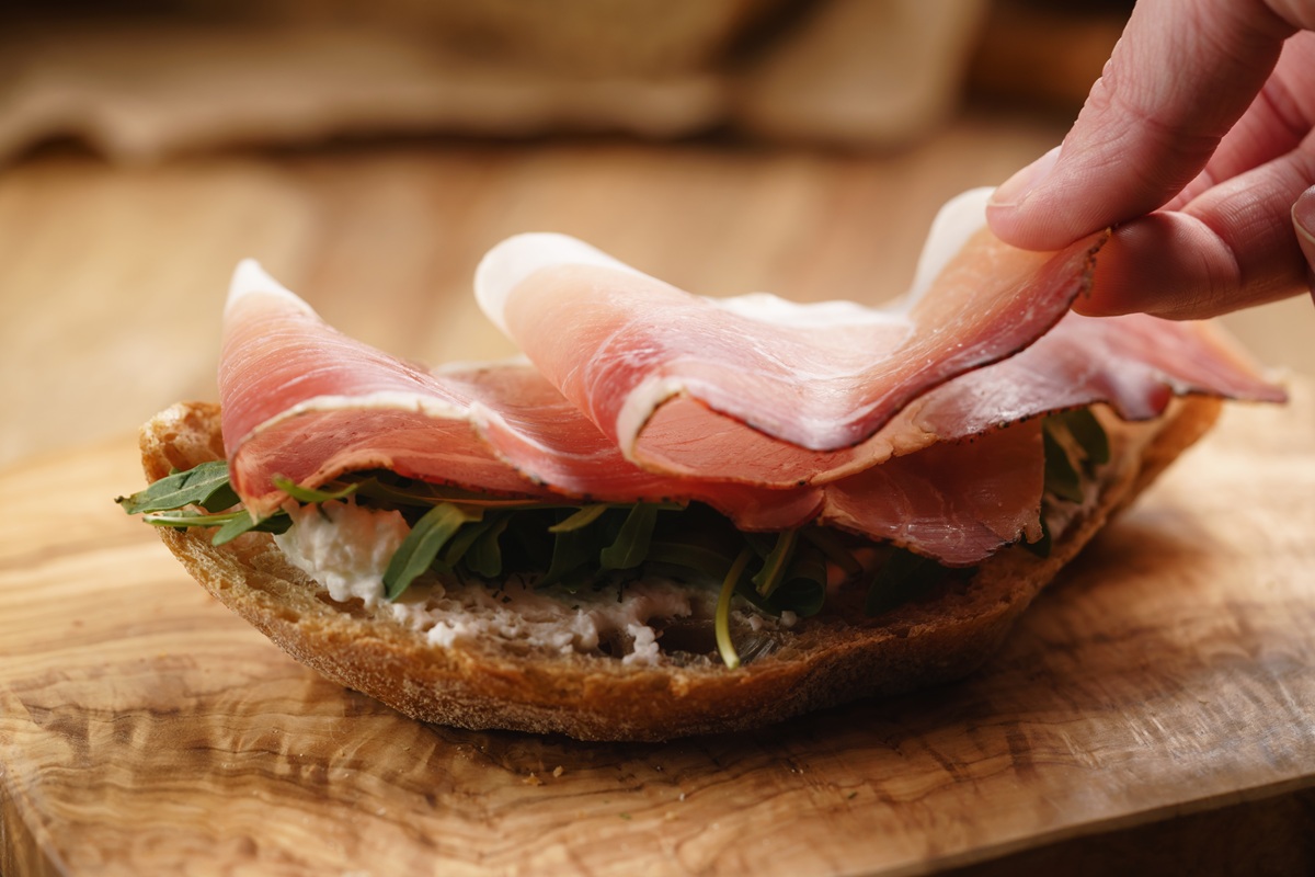 Differenze tra speck e prosciutto crudo-Segata Salumi